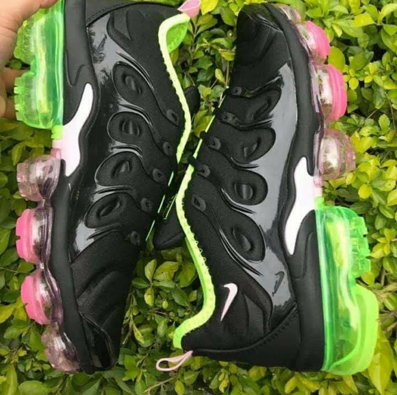 Nike Shoes - Nike vapormax